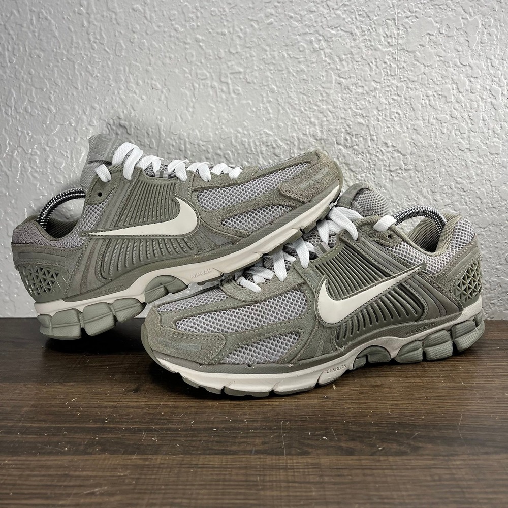 Nike Air Zoom Vomero 5 Dark Stucco Men's Green Shoes - Men's Size 8 - Picture 3 of 10